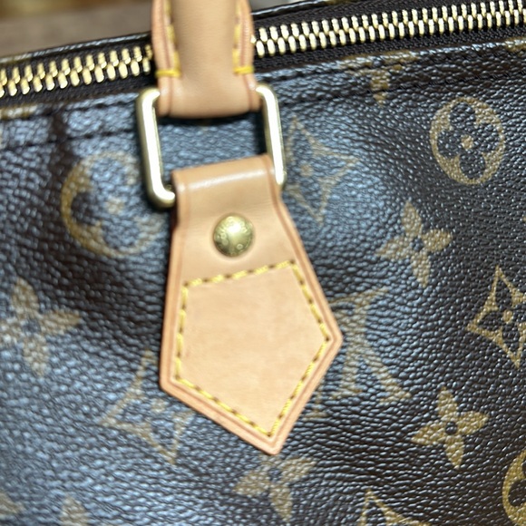 Louis Vuitton Speedy 30 in Monogram Canvas - Picture 3 of 11
